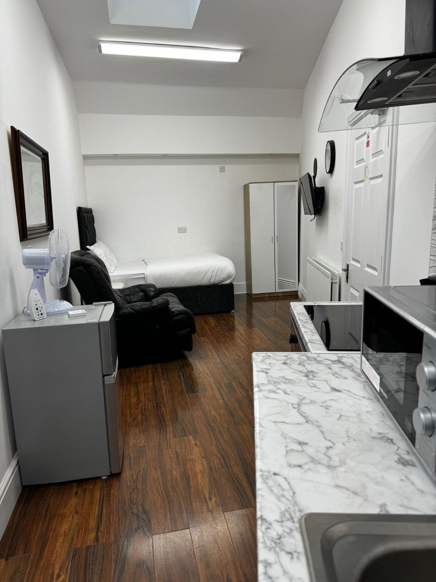 Nikoda Lodge Джилингам Екстериор снимка